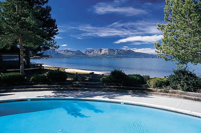 Stunning mountain views from the pool of Aqua-Aston Hotel